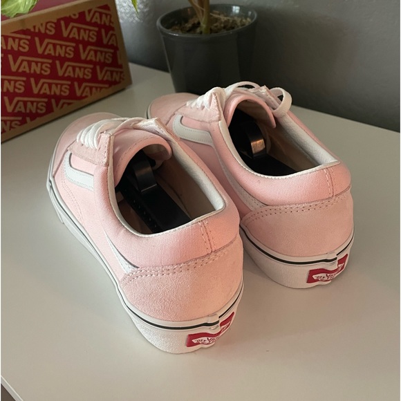 Vans - Picture 2 of 7